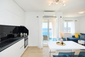 Iris Sea View Apartment